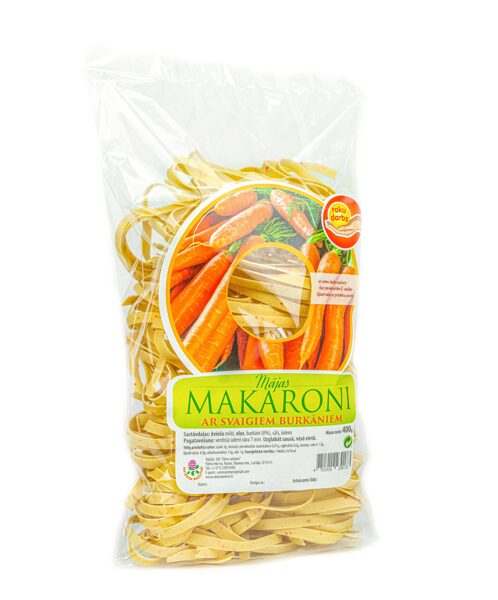 Mājas makaroni ar svaigiem burkāniem 